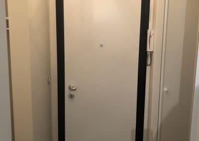 Installation d'une porte blindée pour un appartement à Grenoble en Isère par R'Renov