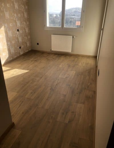 Rénovation d'un parquet pour une chambre d'appartement au Versoud en Isère par Rrenov