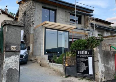Rénovation des menuiseries (portes, fenêtres et volets) d'une maison par R'Renov à Grenoble
