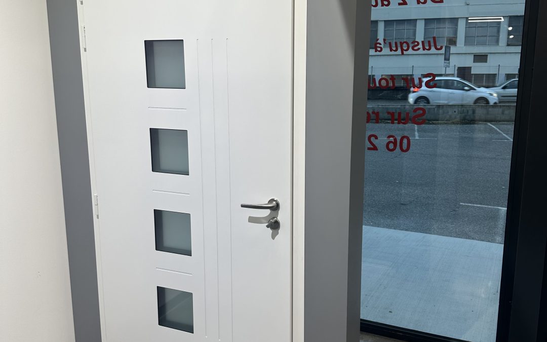 Porte d&rsquo;entrée blindée en Isère : sécurité, isolation et prix 2026